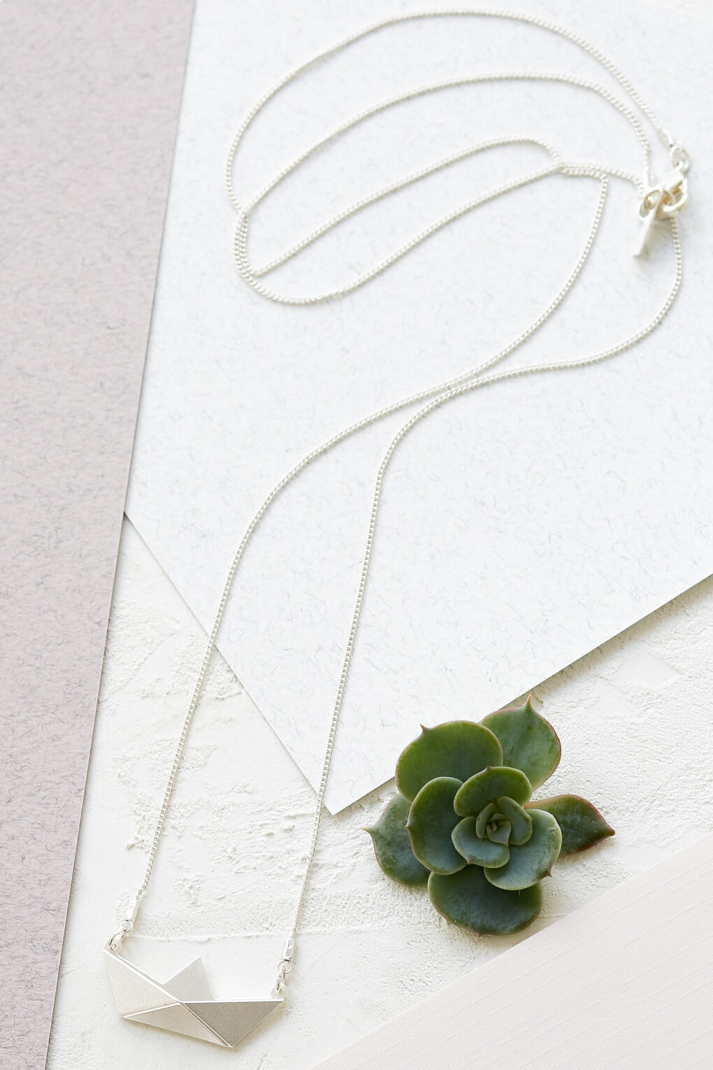 116112-Long Paper Boat Necklace -9