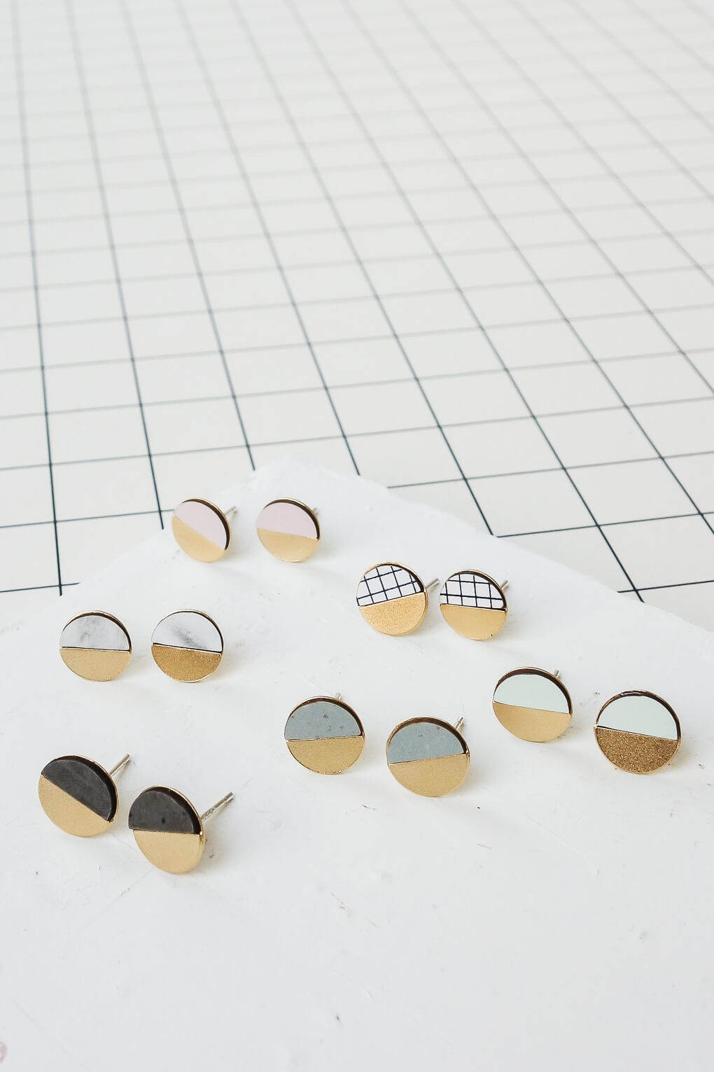 Pi Earrings 341542-16