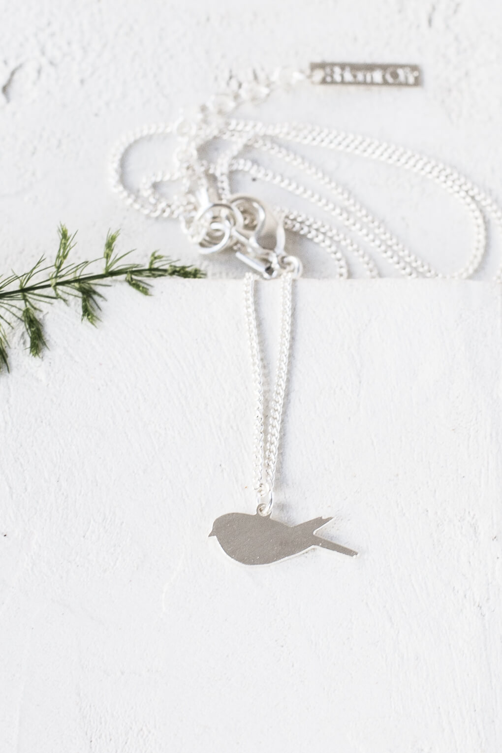 115112-Tiny Bird Necklace-3