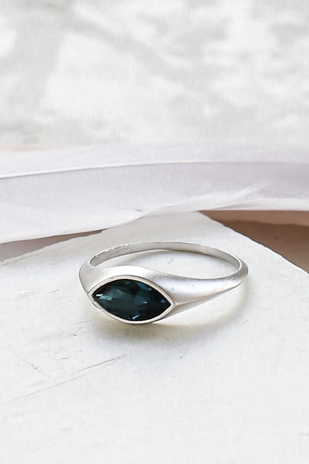 411282-Esmeralda Ring-7