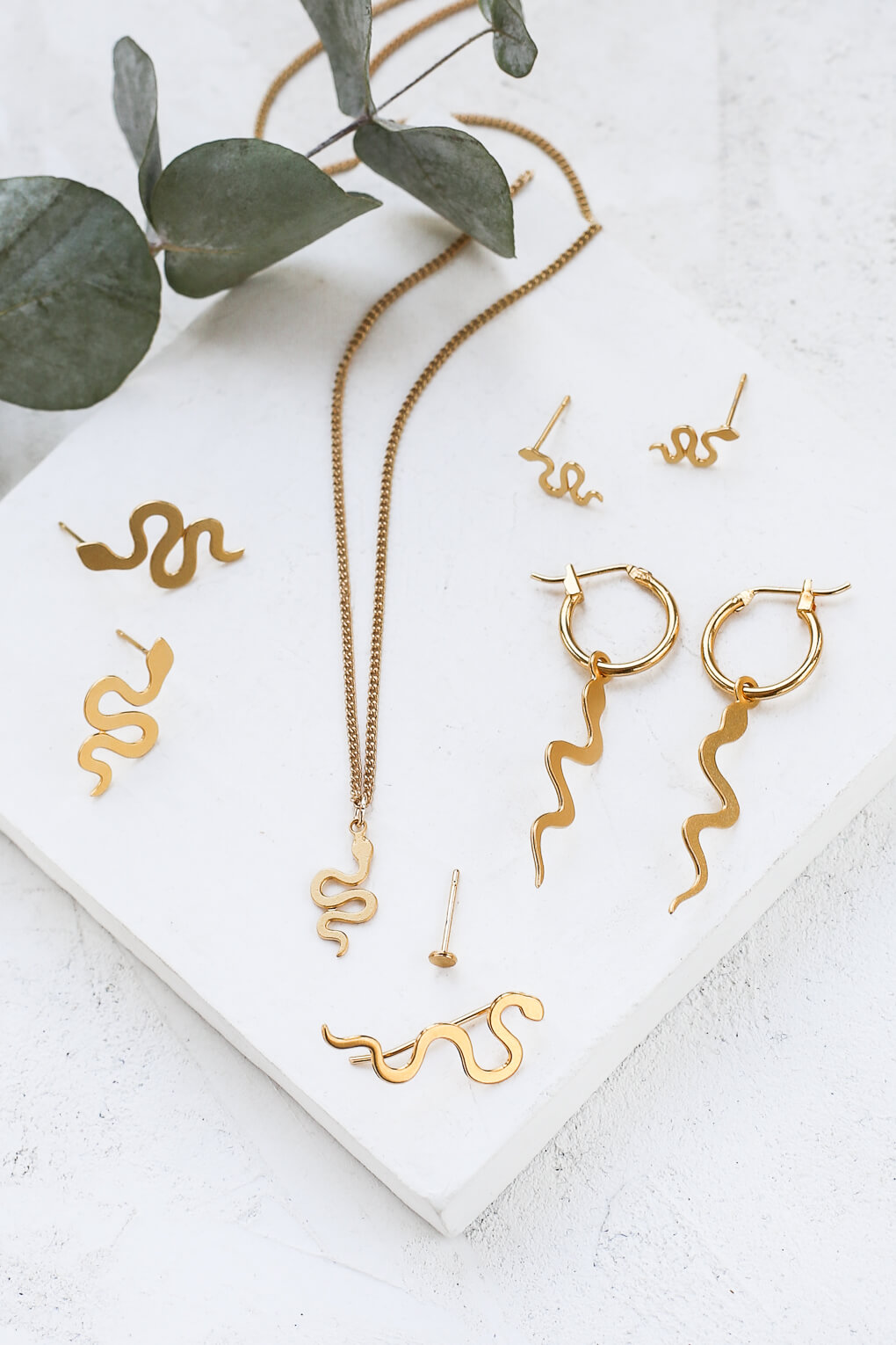 0262072-Tiny Snake Bracelet-1