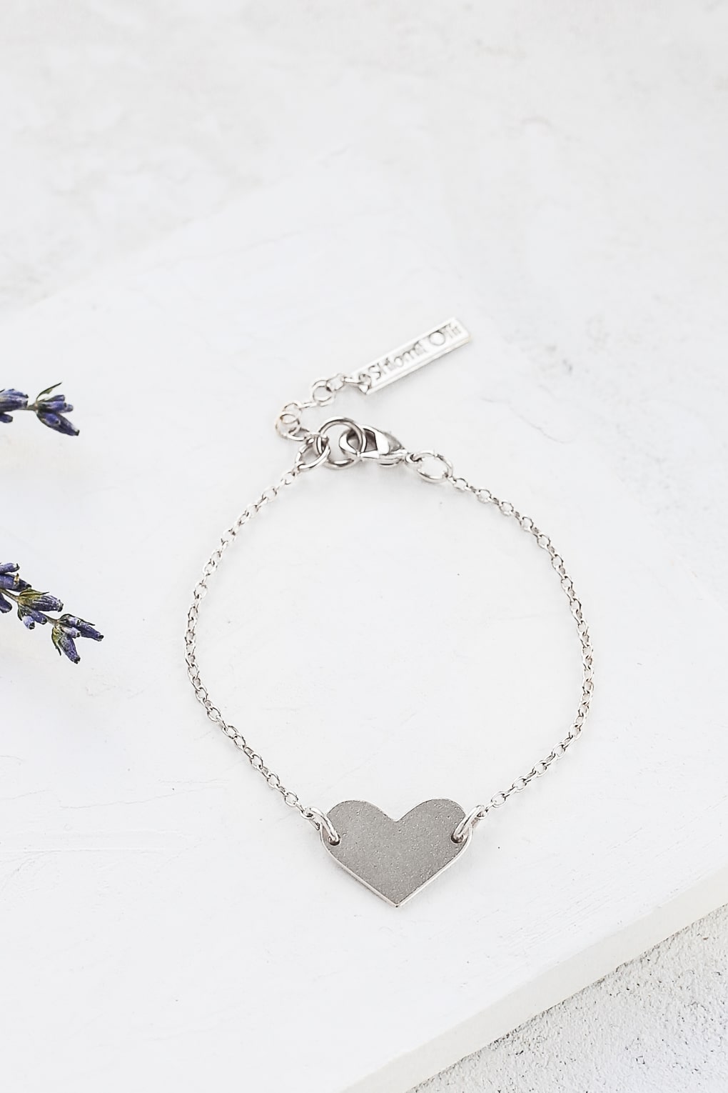 0262212-Wide Heart Bracelet-1-min
