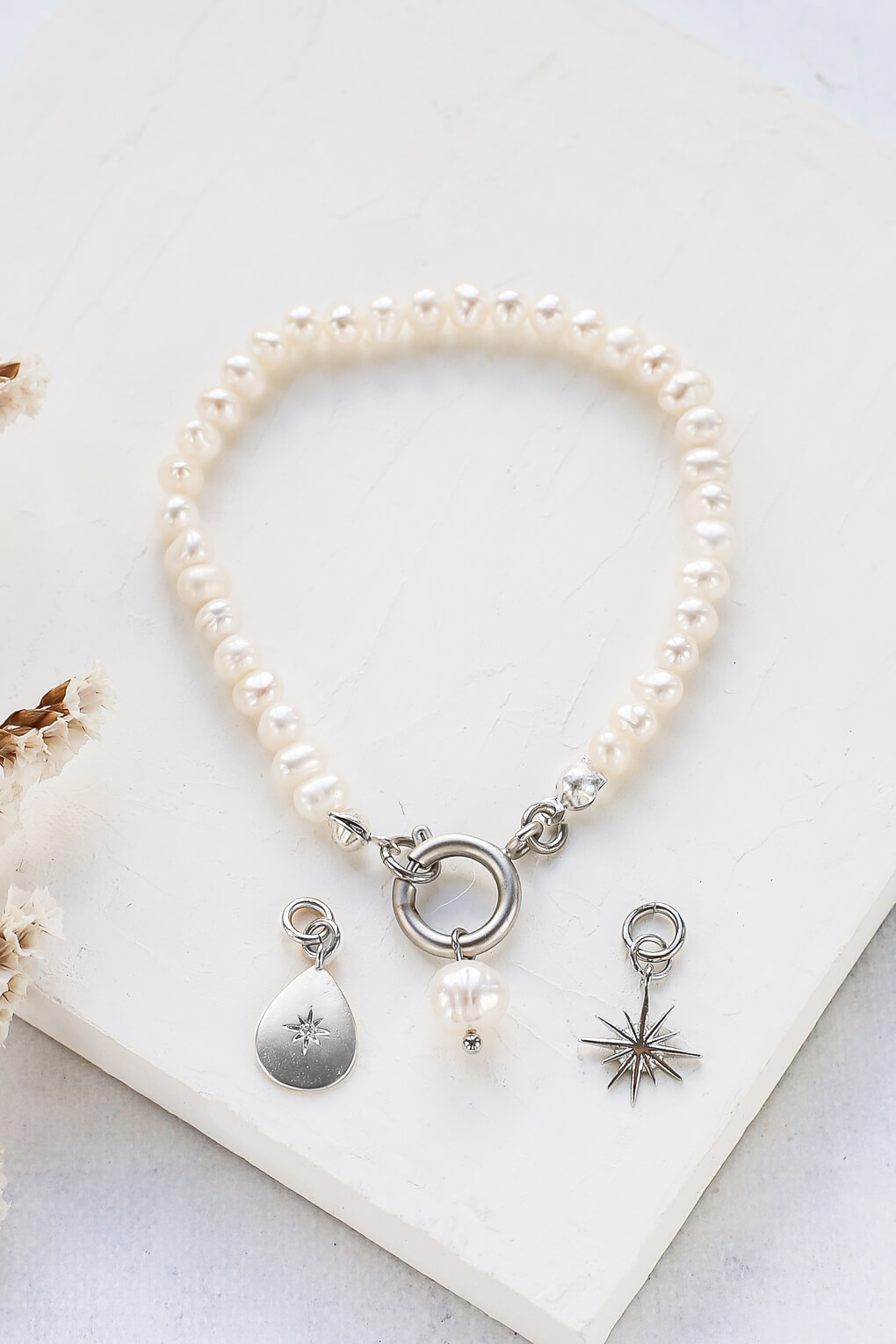 0262332-Pearl Bracelet with replaceable pendants-6